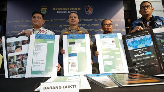 Kejahatan asusila pembunuhan polisi ungkap fajar sumedang polres markas indra tersangka bukti kepala pidana