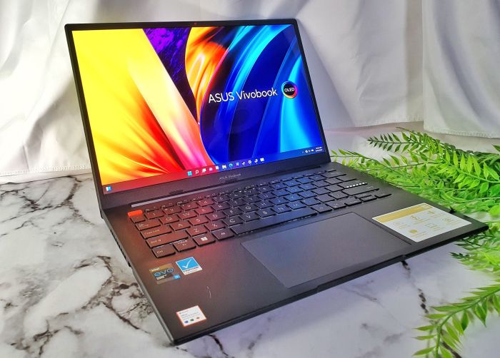 Asus vivobook s 14 oled laptop konsumer pertama dengan amd ryzen ai 300 series