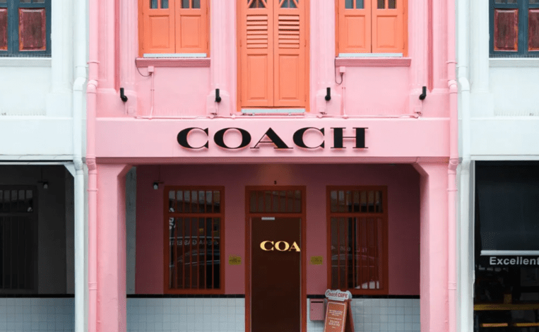 The coach restaurant tawarkan pengalaman belanja tas mewah di restaurant