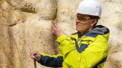 Ahli geologi jilat batu ungkap rasa air paling tua di dunia