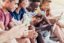 Riset gen z dan milenial pakai media sosial untuk lakukan pencarian produk cpg dan makanan