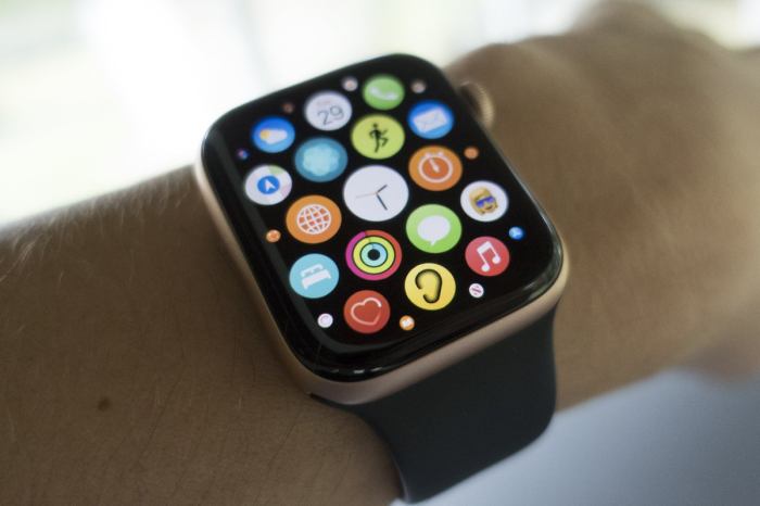 Apple watch se bakal hadir dari material plastik yang ramah buat anak anak