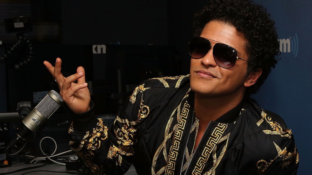 Kenapa bruno mars sering pakai topi ternyata ini sebabnya