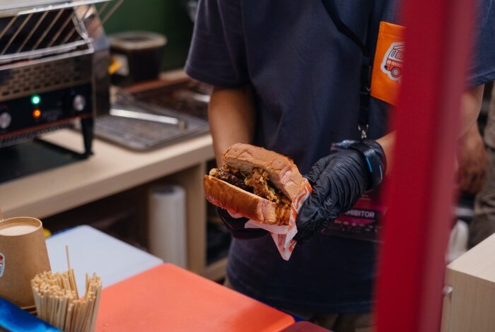 Kitabisa gandeng komunitas bersepeda dari jakarta ke lombok untuk tanam * pohon