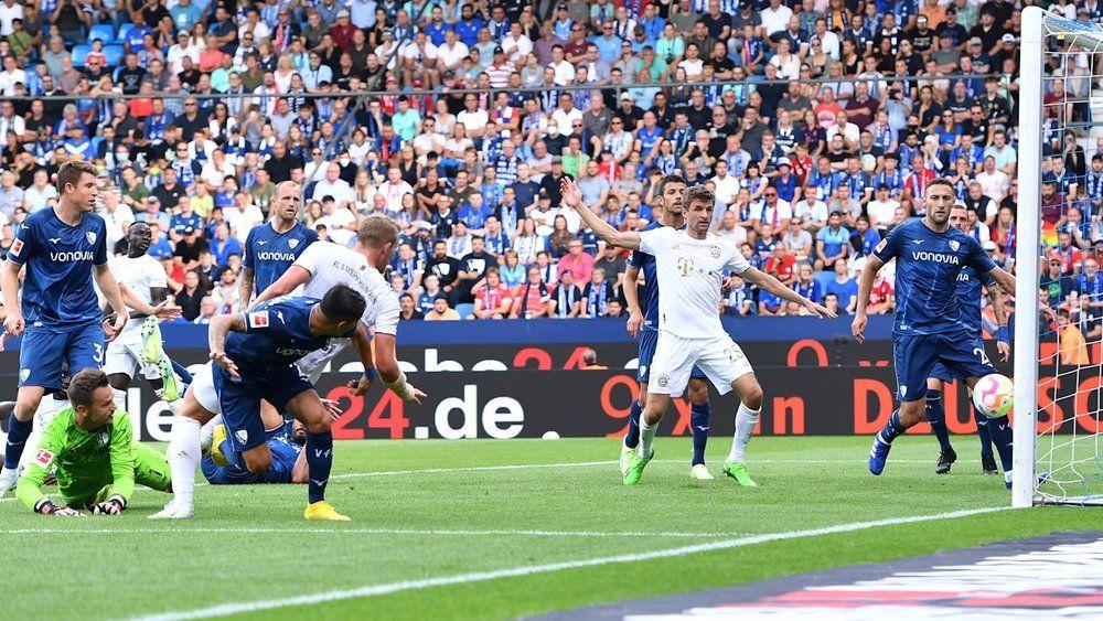 Drama tujuh gol laga Bayern Muenchen vs Holstein Kiel