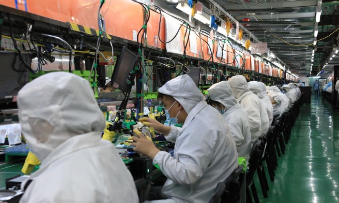Apple foxconn incar india untuk produksi ipad demi kurangi ketergantuan ke tiongkok