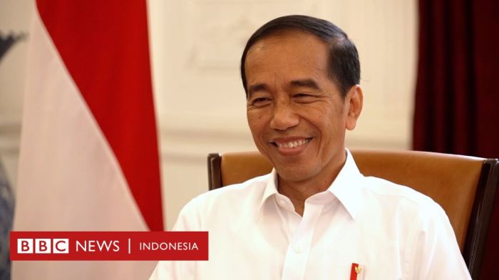 Warganet salah fokus apa hp yang digunakan presiden jokowi untuk selfie di hari kebaya nasional